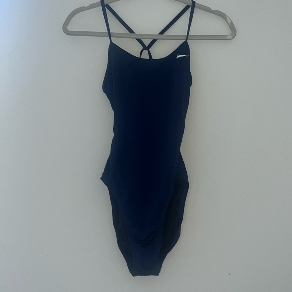 Nike hydrastrong training suit